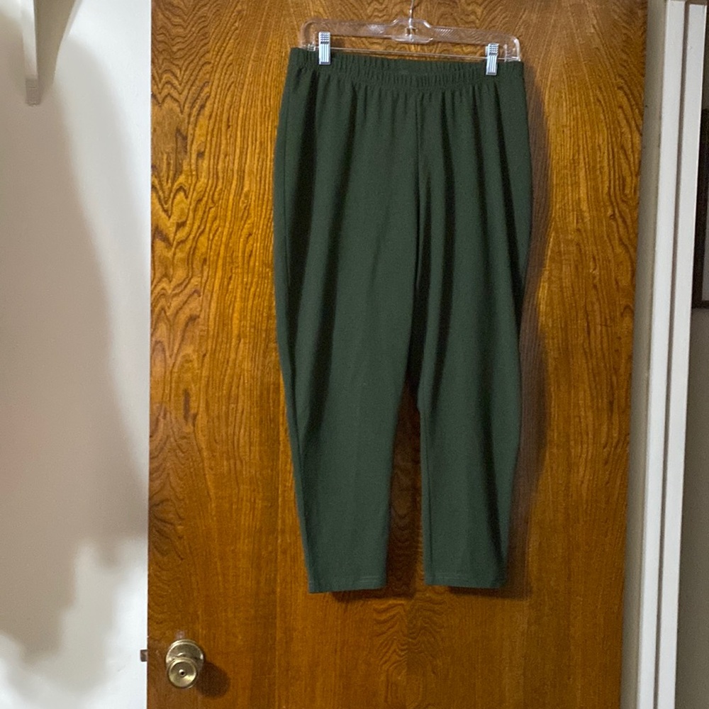 Women With Control /  crops / size 1XP price is firm